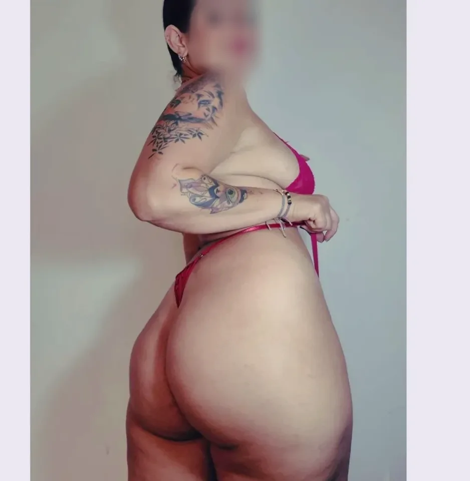 Aylin, 33