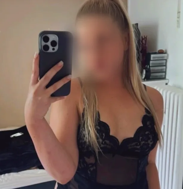 Helena, 28