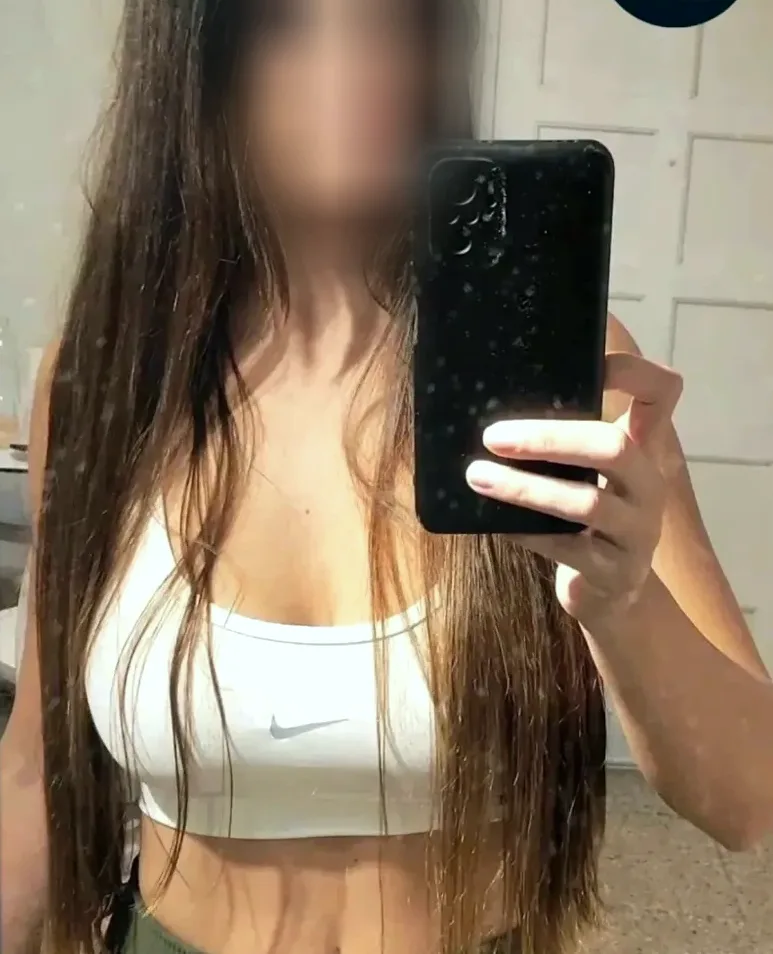 Josephine, 37