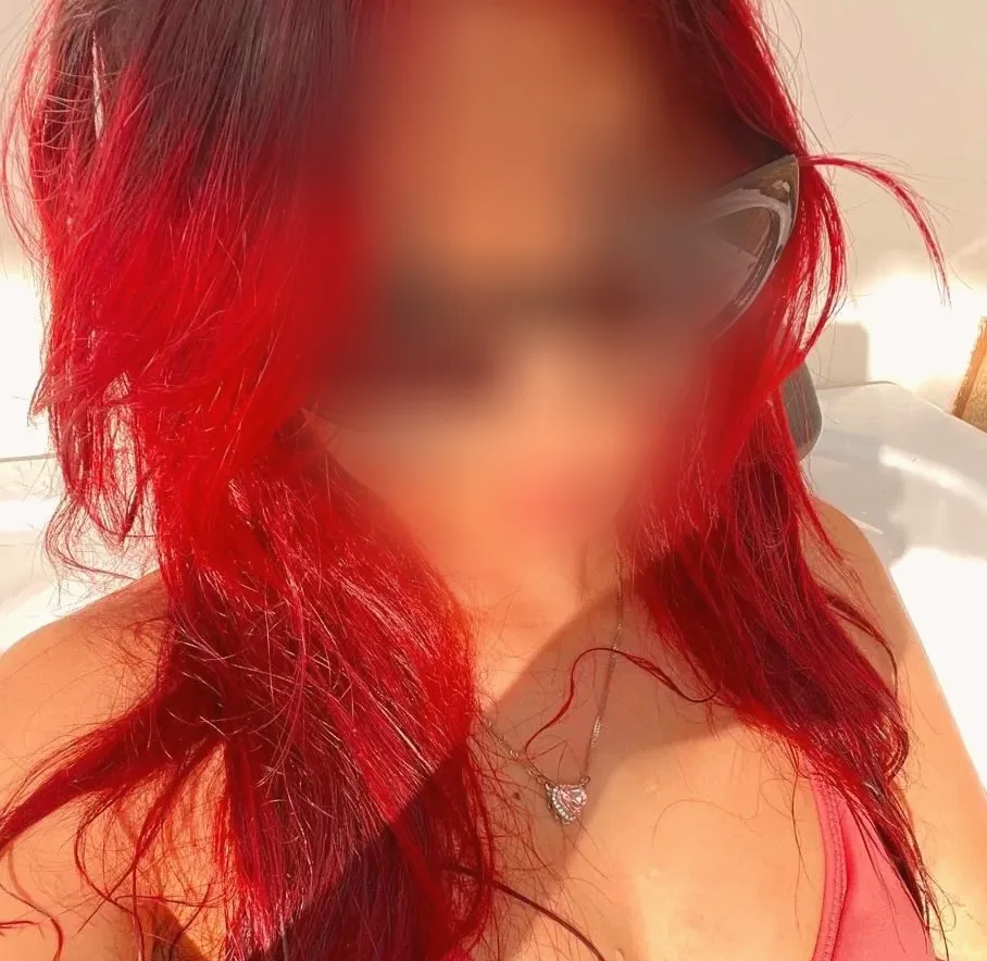 Lara, 19