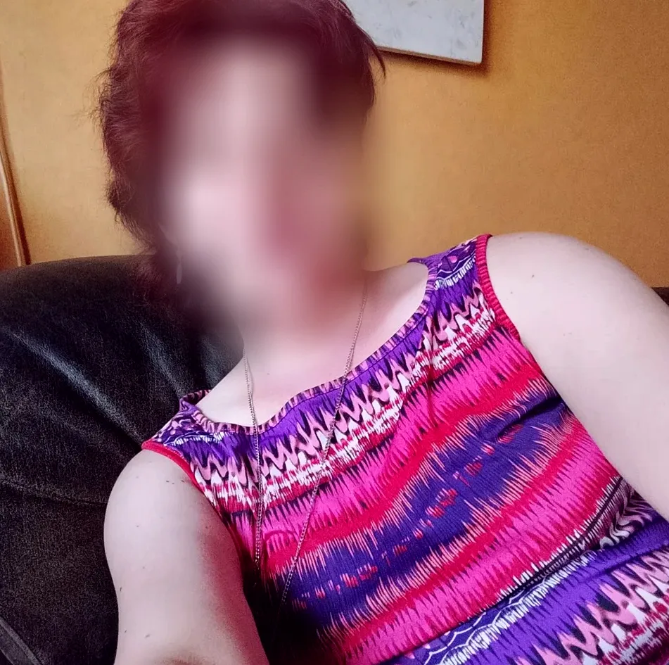 Lucia, 35