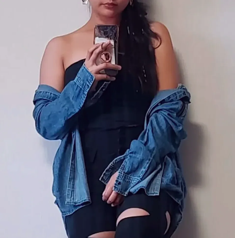 Maja, 28